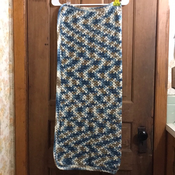 Crocheted baby blanket - Picture 4 of 4